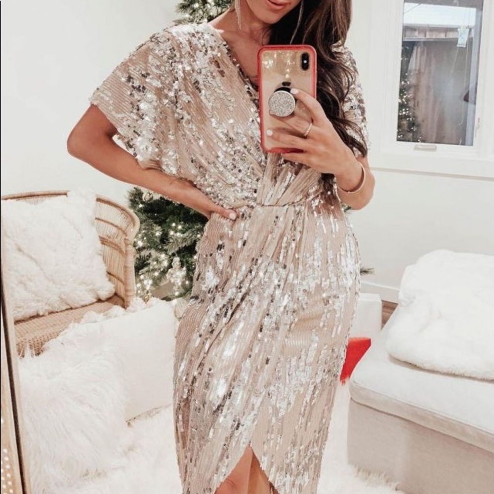 Astr The Label-Paloma Dress In Champagne Sequins